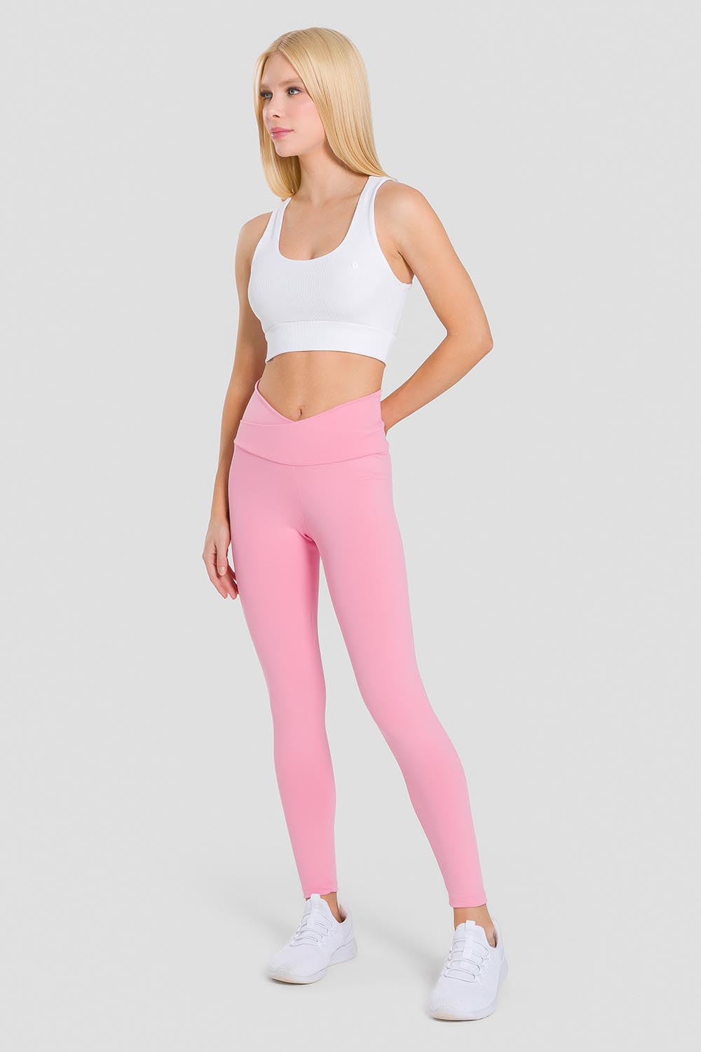 F16324_02_F16325_1683_F